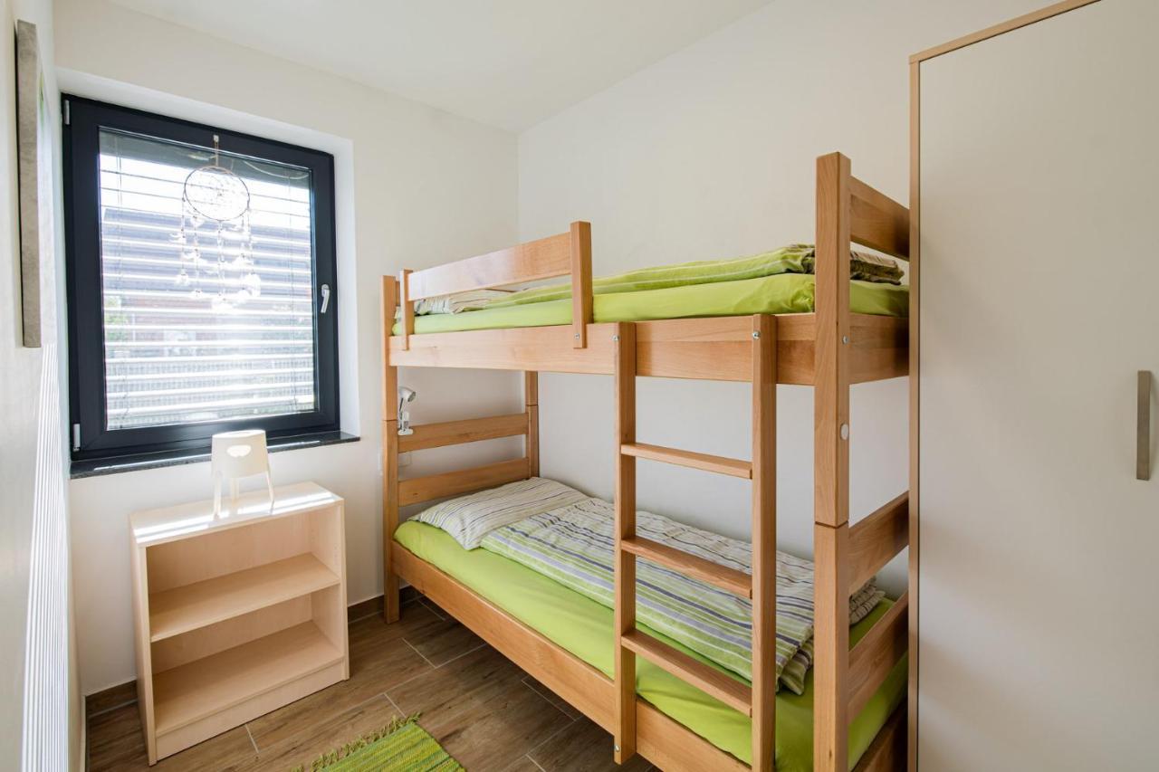 Apartmaji Banonia " Poletni Vetrc " Бановци Экстерьер фото